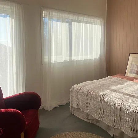 Kvernhusheia Gjestegard Guest house Rodland